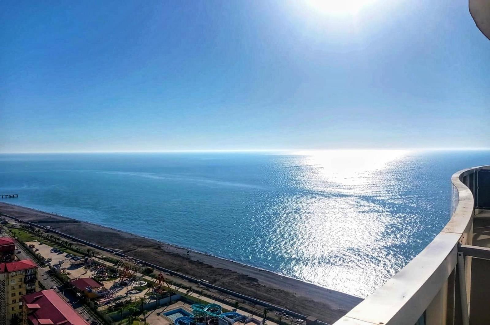 Пентхаус Apart Del Mar С Панорамным Видом บาทูมิ ภายนอก รูปภาพ